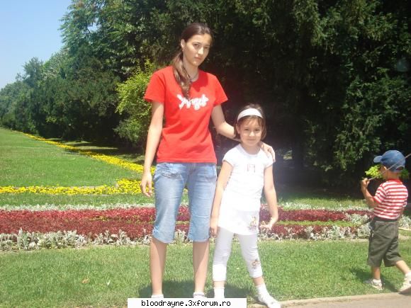cati ani ai fato 10 sau 9 eu am 12 :d :hi:  plizz rayne uitete si tu  la   toty drespre rayne  ie un